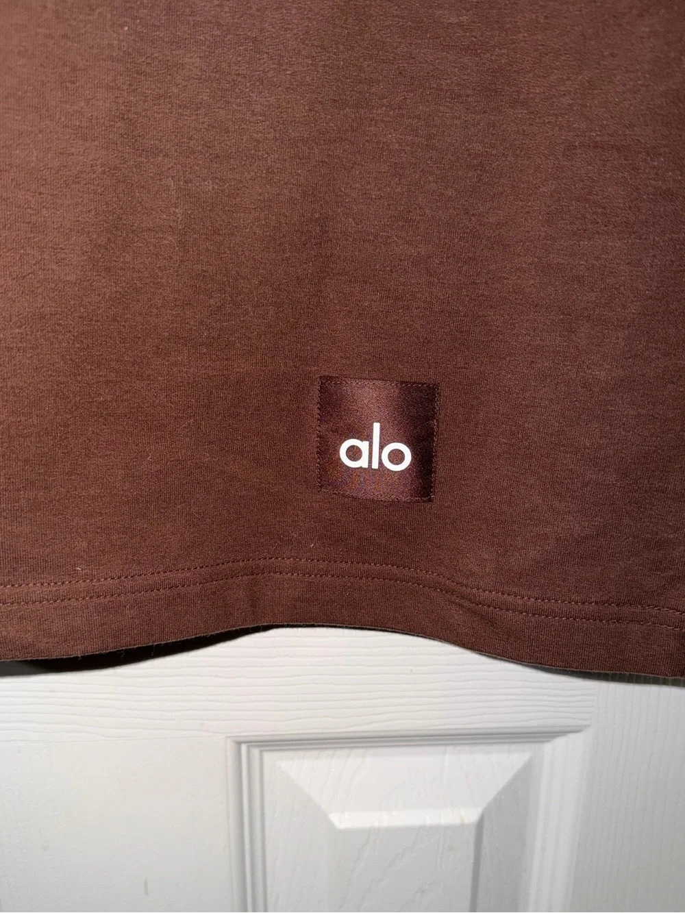 ALO  Short Sleeve Chocolate Brown Crewneck Tee